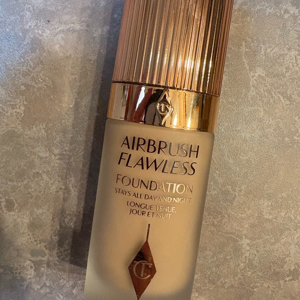 Charlotte Tilbury Cream Foundation Airbrush Flawless